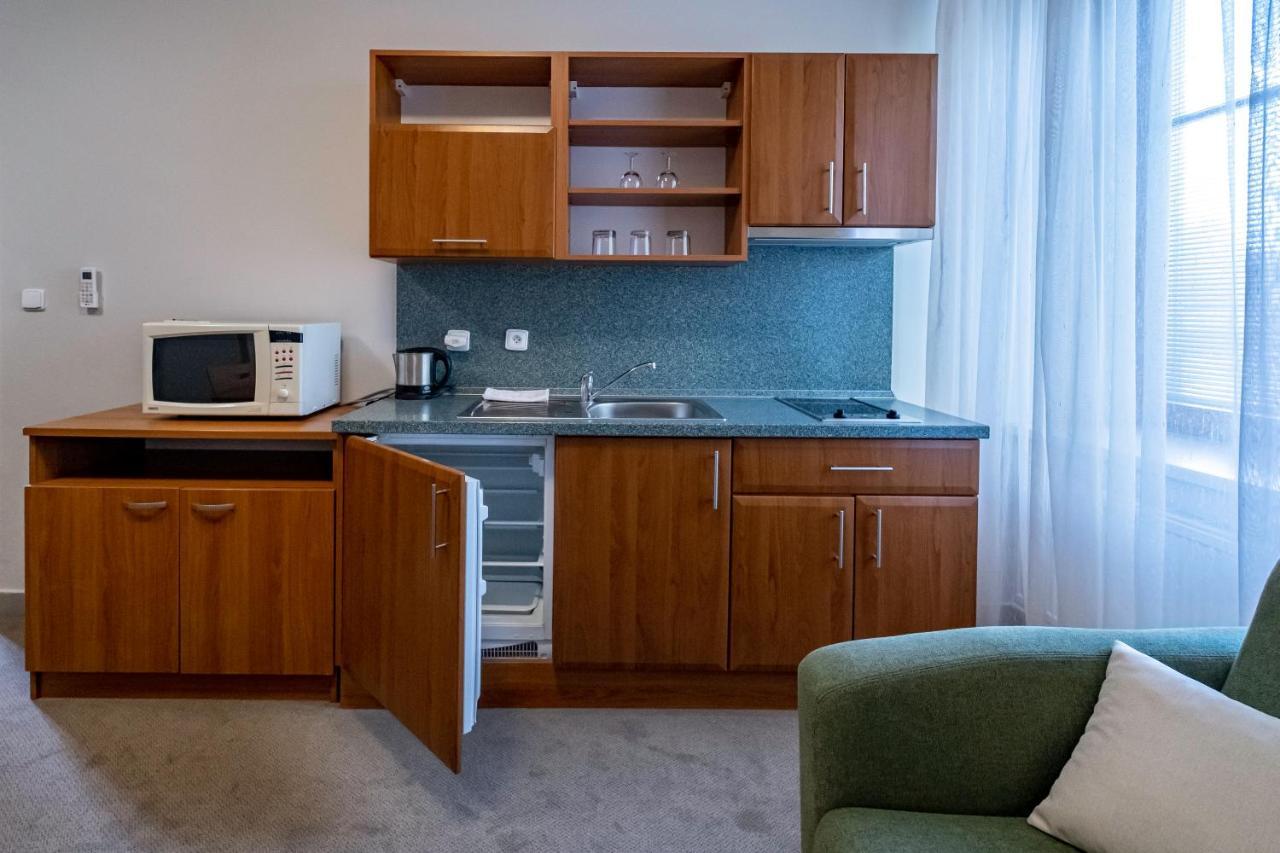 לדניצה Relax Hotel Stork מראה חיצוני תמונה