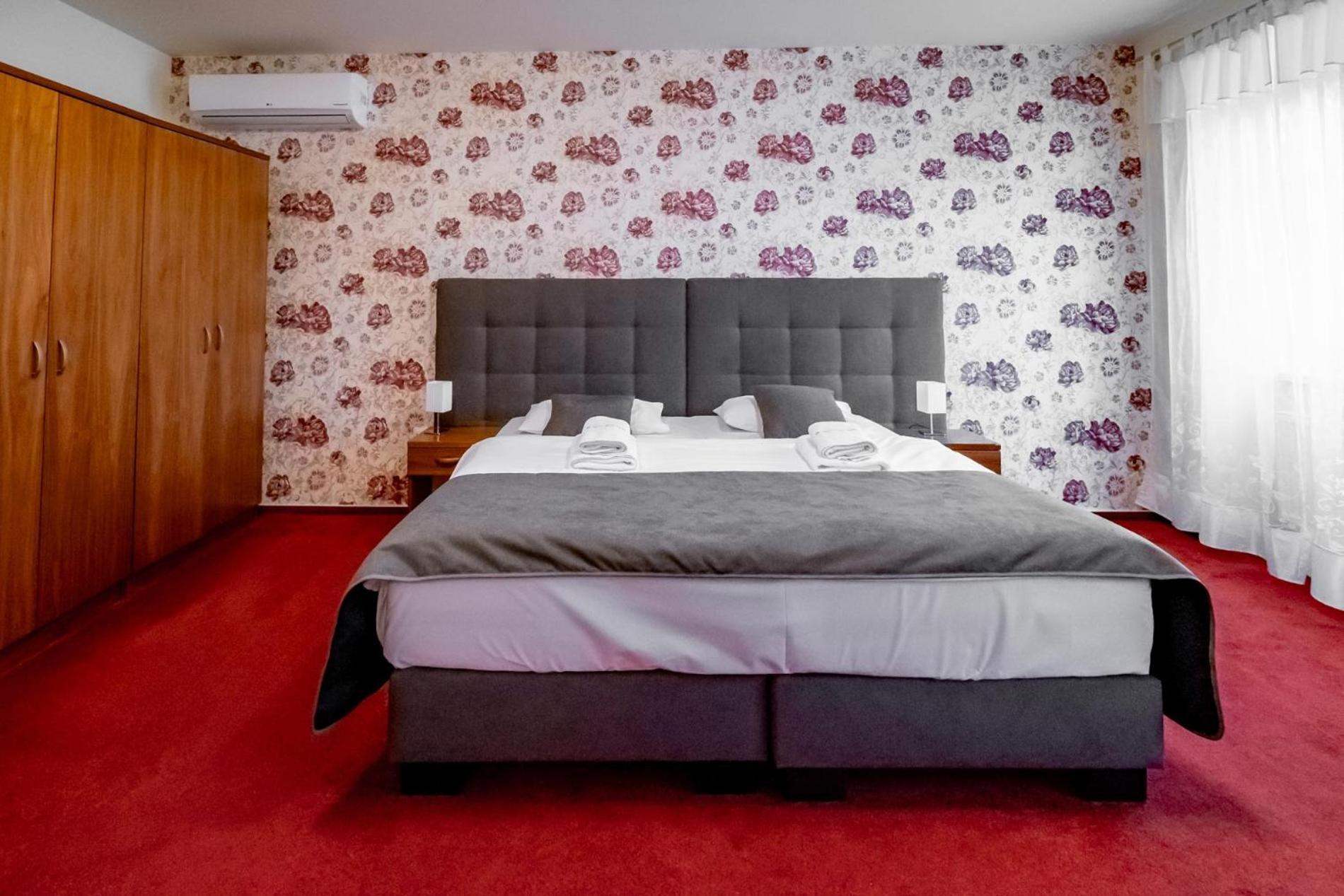 לדניצה Relax Hotel Stork מראה חיצוני תמונה