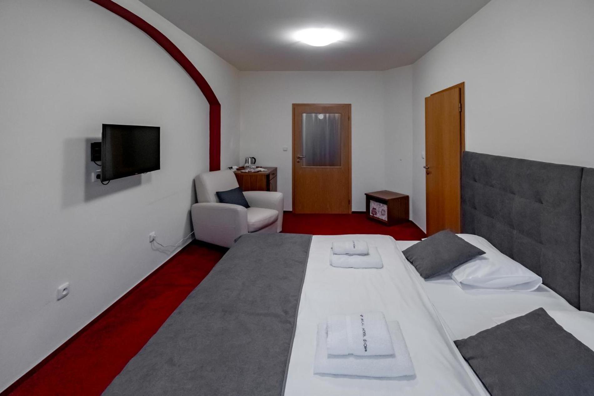 לדניצה Relax Hotel Stork מראה חיצוני תמונה