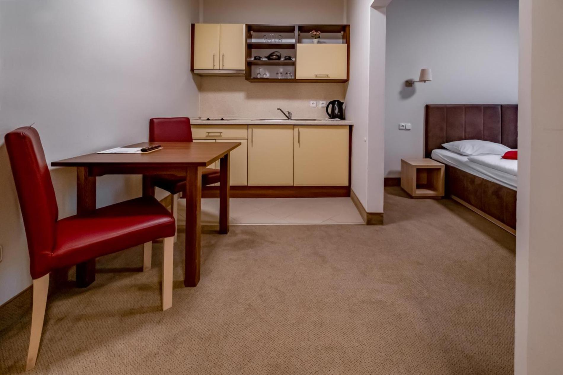 לדניצה Relax Hotel Stork מראה חיצוני תמונה